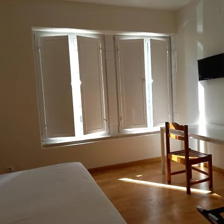 Fado - Santos Oda ve Kahvaltı 3*